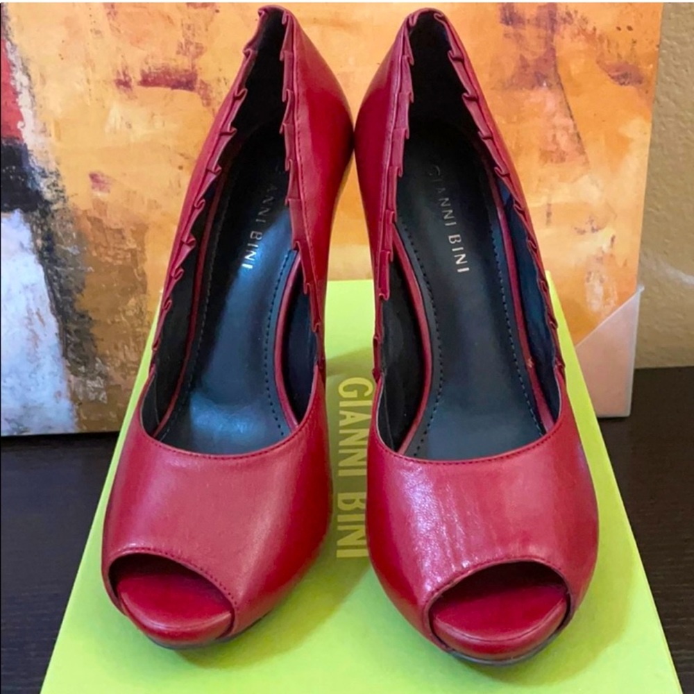 Gianni Bini Red Ruffle Open-Toed Pump Heel, Size 8.5M